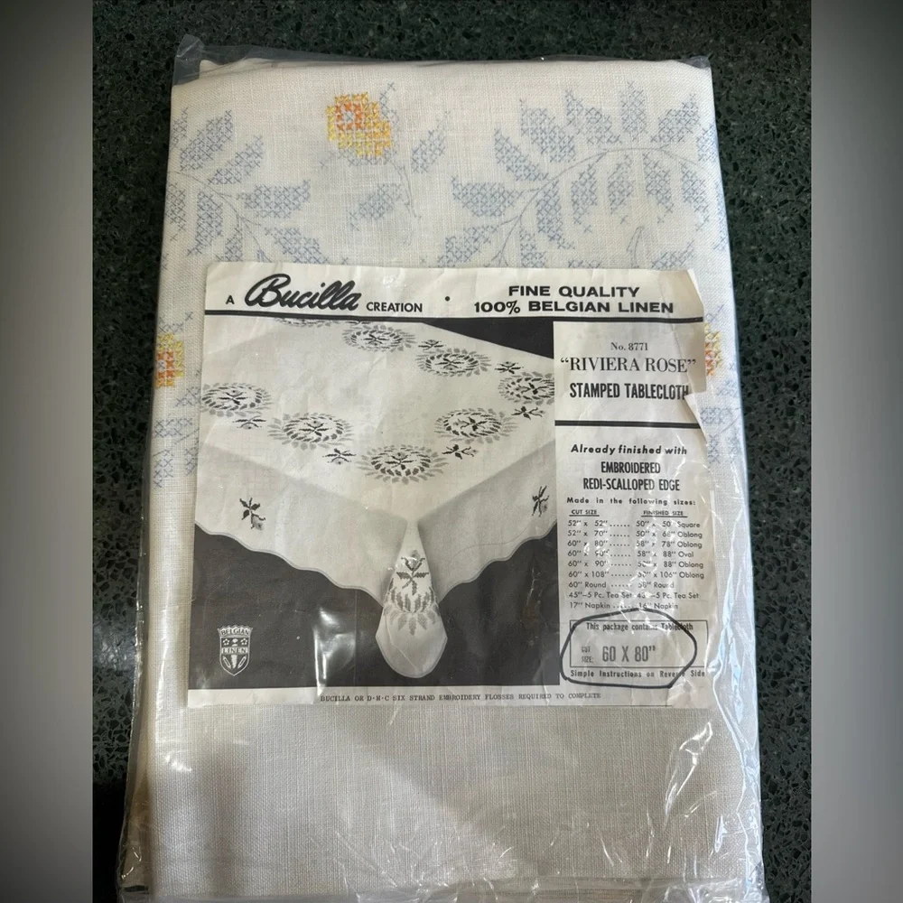 Vtg Bucilla Riviera Rose Stamped Cross Stitch Tablecloth 60x80 w/3 Napkins READ